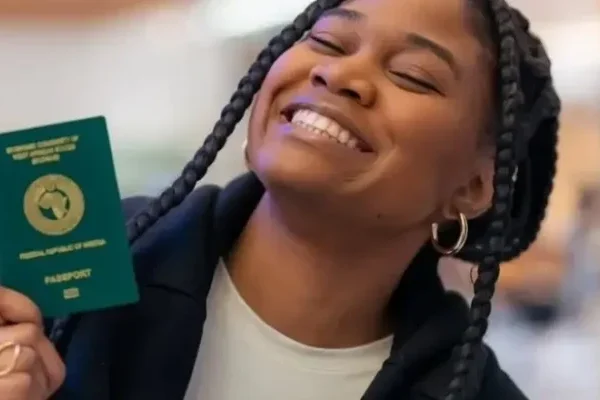  Nigerian traveler aims to break world record by visiting all 7 continents in 70 hours! She also wants to raise awareness of passport privilege issues.