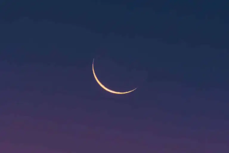 Saudi Arabia confirms Sunday Eid al-Fitr. UAE & Qatar agree. Oman & Iran choose Monday. Gaza conflict impacts the holiday mood across Muslim nations.