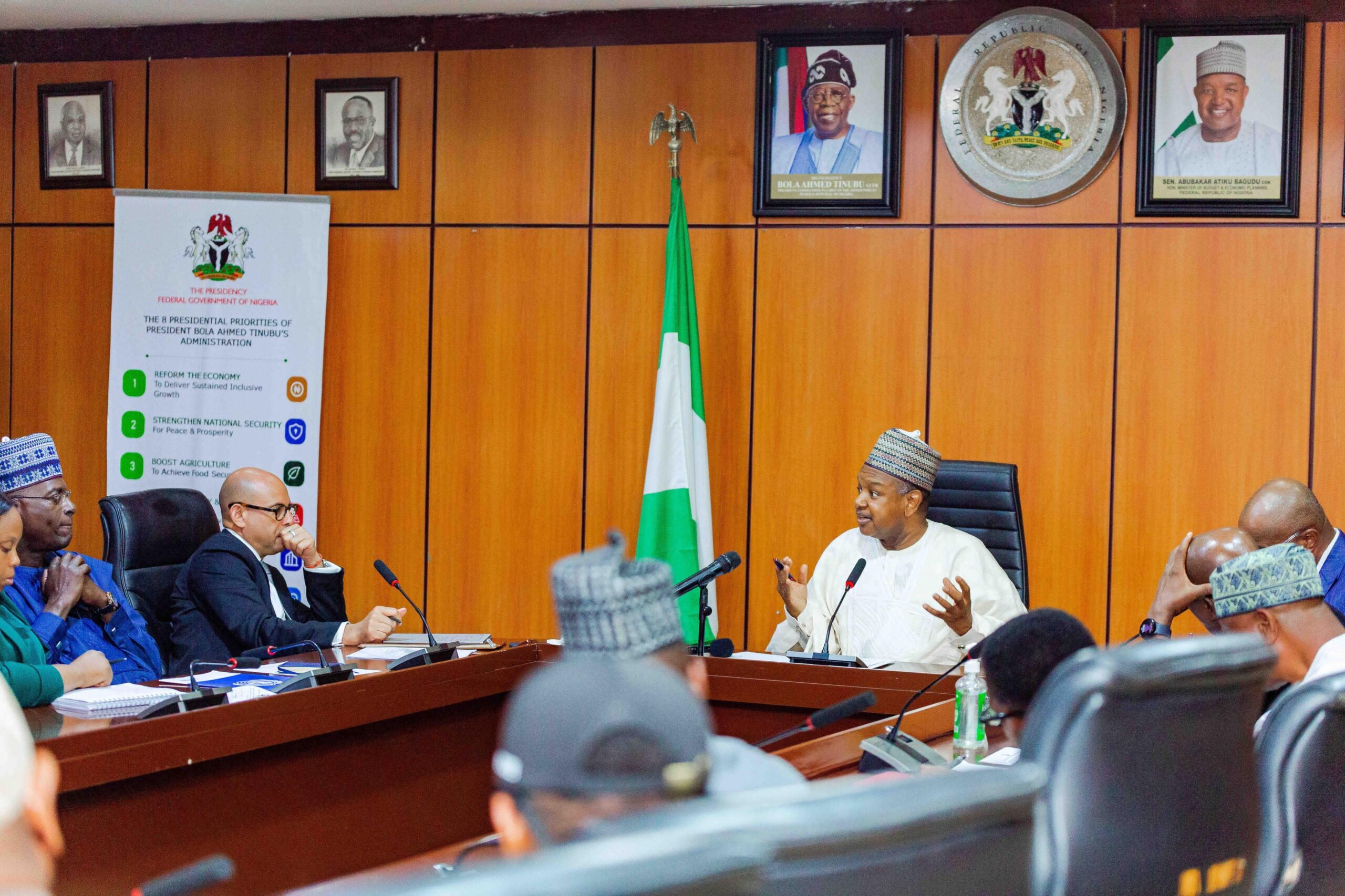 Nigeria seeks $410 billion for its clean energy investment strategy, aiming for net-zero emissions by 2060. Learn about the plan and opportunities.