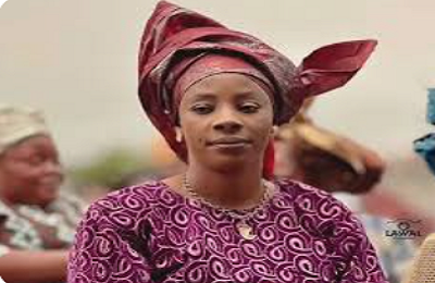 Aisha Lawal denies MC Oluomo Venza gift. Actress vows court action over false MC Oluomo Venza allegation. Says she drives a Lexus